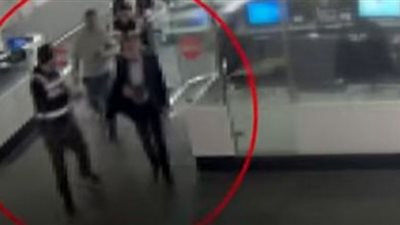 تركيا تُطارد مقاولي البناء بسبب الزلزال المدمر| فيديو