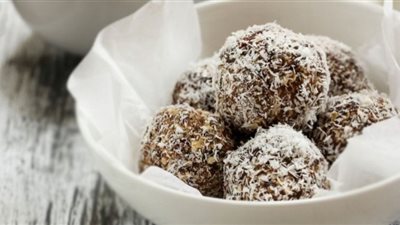 حضري كرات التمر بجوز الهند وتمتعي بحيوية ونشاط