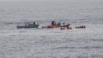 وفاة 23 شخصا واختفاء العشرات إثر انقلاب قارب