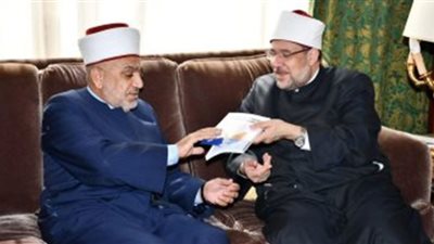 وزير الأوقاف ونظيره الأردني يبحثان سبل تعزيز التعاون المشترك