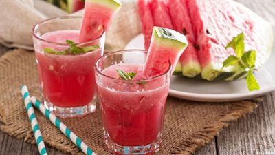 تخلصي من الطقس الحار واصنعي موخيتو بالبطيخ