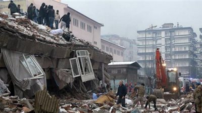 شبح الهزات الارتدادية يرعب سكان تركيا وسوريا (صور)