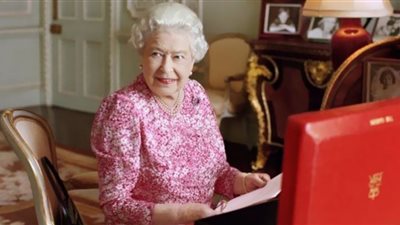 الصندوق الأحمر للملكة إليزابيث.. خزانة الأسرار الملكية