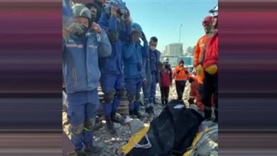 فريق إنقاذ صيني يُقيم مراسم وداع لضحايا زلزال تركيا| فيديو