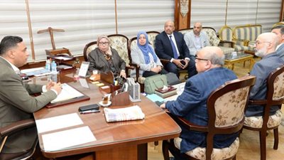 تعليم الدقهلية تناقش خطة توزيع المنهج الدراسي ومتابعة أداء المعلمين