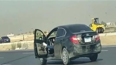 بطل واقعة سائق طريق السويس: منعت كارثة وضحيت بسيارتي لوجه الله (فيديو)