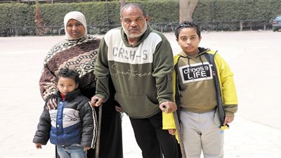 الأب المريض ونفقات الحياة