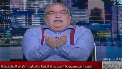 إبراهيم عيسى ينتقد الزيادة السكانية.. تأكل التنمية والمباهاة بها جنون