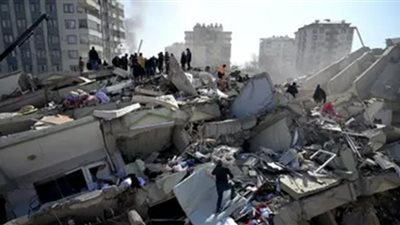 فريق الإنقاذ الإماراتي ينتشل شابين حيّين بعد 9 أيام من زلزال تركيا