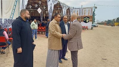 وكيل صحة الشرقية يقدم واجب العزاء لأسرة الرائدة الريفية 