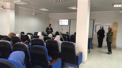 تدريب 48 طبيبًا وممرضة بالفيوم على تغذية الأطفال