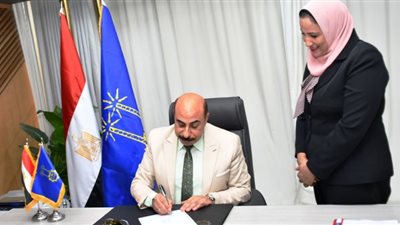 محافظ أسوان يعتمد الخطة العامة لمديرية التنظيم والإدارة