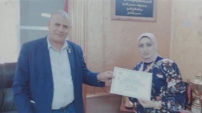 شرق المنصورة التعليمية تكرم المدرسة المنتجة لحصولها على 