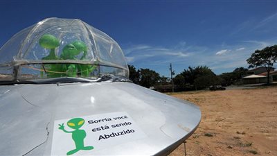 البحوث الفلكية تكشف حقيقة هبوط كائنات فضائية إلى الأرض (فيديو)