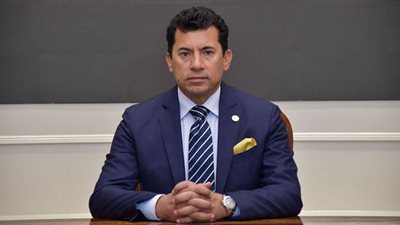 وزير الرياضة يُهنئ شركة المدن لحصولها علي شهادة الآيزو