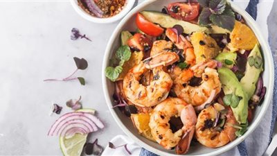 حضري سلطة الجمبري الباردة وتمتعي بمذاق لذيذ