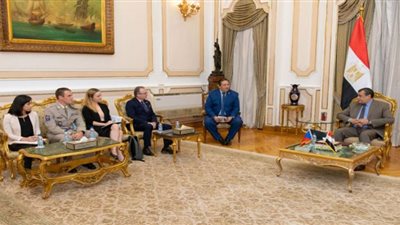 وزير الدولة للإنتاج الحربي يبحث مع السفير التشيكي تعزيز التعاون المشترك