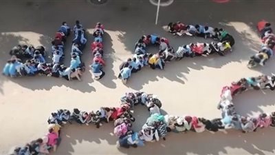 مشاهد تُدمي القلوب من وداع تلاميذ مدرسة ابتدائية لزميلهم| شاهد