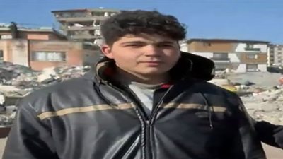 فتى سوري يبحث عن والدته تحت الركام في تركيا| فيديو