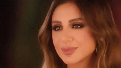 أنغام تتصدر يوتيوب بكليب خليني معاك شوية (فيديو)