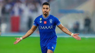 سالم الدوسري يجري عملية جراحية