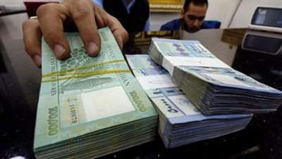 الليرة اللبنانية تسجل أدنى مستوياتها أمام الدولار