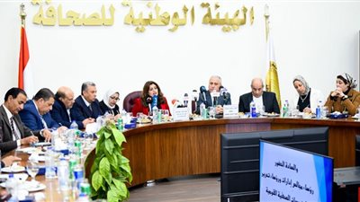 وزيرة الهجرة تستعرض جهود رعاية المصريين مع رؤساء تحرير الصحف القومية بالخارج