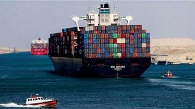 عبور 93 سفينة بإجمالي حمولات صافية 4.4 مليون طن بقناة السويس