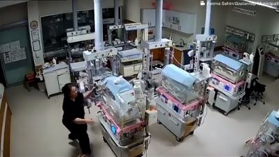 موقف بطولي لممرضات في زلزال تركيا (فيديو)