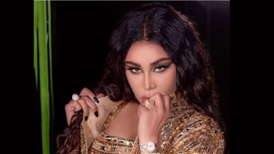 أحلام الشامسي زهرة لؤلؤ بيضاء فى أحدث ظهور