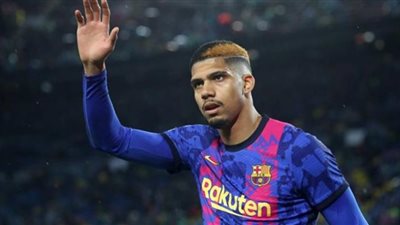 مدافع برشلونة يخضع لعملية جراحية