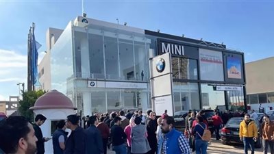 طوابير وزحام على حجز سيارات BMW