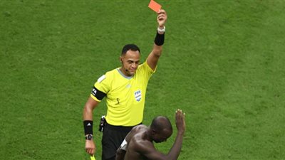 مدرب النصر يهاجم أبو بكر أمام البرازيل: 