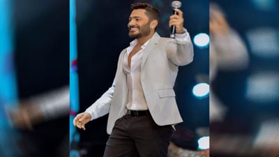 الفنان تامر حسني يحيي حفلًا غنائيًا بالإمارات