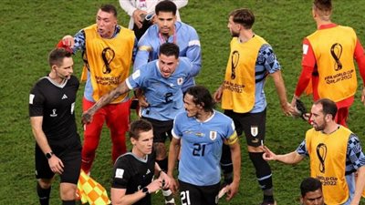 مدافع أوروجواي مهدد بالإيقاف 15 مباراة بسبب مباراة غانا