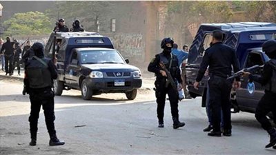 القبض على شخصين أثناء سرقة كابينة كهرباء بمنطقة الخليفة