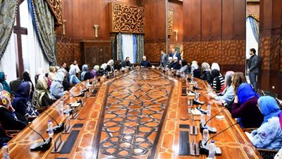 شيخ الأزهر يستقبل وزيرة الهجرة ووفد حوار الأديان