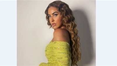 مي سليم تفاجيء جمهورها بفستان الزفاف| صور