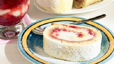 تمتعي بمذاق لذيذ واصنعي سويسرول بالكريمة والمربى