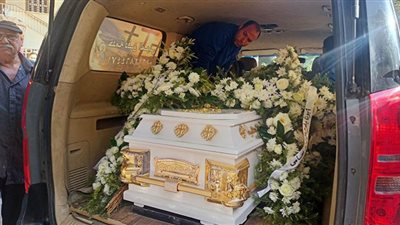 نقل جثمان مفيد فوزي من كنيسة مرعشلي إلى مثواه الأخير