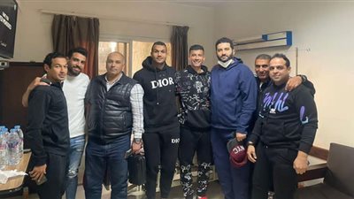 الجهاز الفني واللاعبين يؤازرون مدافع السكة الحديد بعد عملية الصليبي
