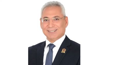 رئيس جامعة المنيا يوافق على صرف مكافأة 1000 جنيه للعاملين