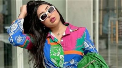 دنيا بطمة تقلد هيفاء وهبي بالجمبسوت وتغلق التعليقات