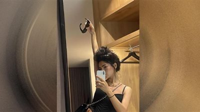 هدي المفتي تثير الجدل بإطلالة صيفية