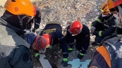 العثور على 2 مليون دولار تحت أنقاض زلزال تركيا