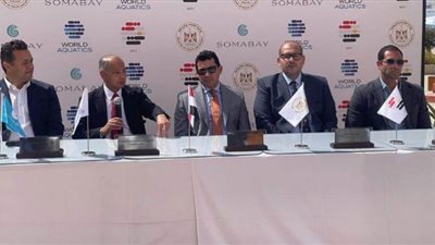 وزير الرياضة يشهد مراسم توقيع بروتوكولات استضافة كأس العالم للسباحة التوقيعية