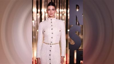 تارا عماد تمزج الاحتشام والأناقة بالأبيض..صور