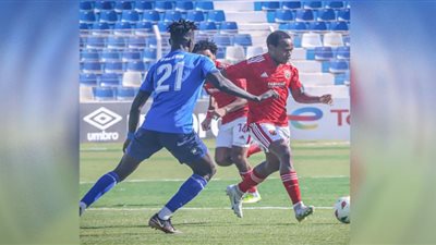 الهلال يباغت الأهلي بالهدف الأول