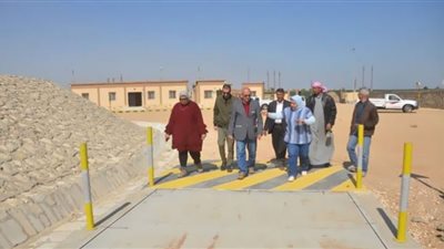 سكرتير بني سويف يتفقد تطوير ورفع كفاءة مصنع تدوير القمامة بسمسطا