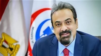 الصحة تكشف إجراءات عقاب ممرض أعطى حقنة لرضيع معصوب العينين (فيديو)